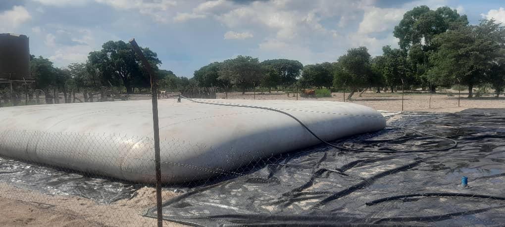 Bladders and water reservoirs